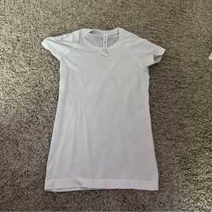 white lululemon swiftly tech t-shirt